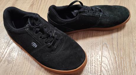 Semišové tenisky zn. etnies, 41