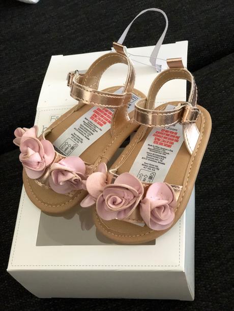 Capačky, sandálky, f&f,<17