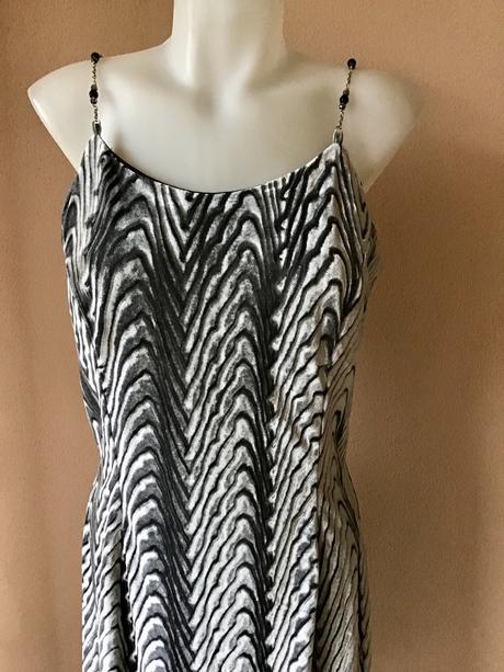 Krasne zamatové saty 2+1napoly, 40