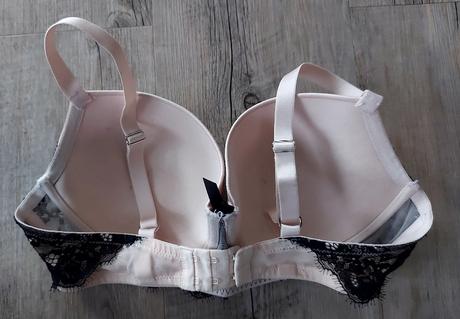 Ružovo čierna čipkovaná podprsenka, 80e