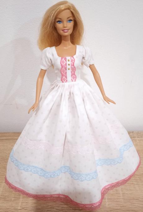 Šaty pre barbie, 