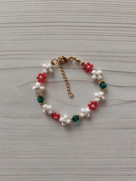 Náramok z korálok,