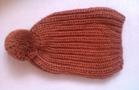 Hnedá čiapka s brmbolcom, asi od 9 r, reserved