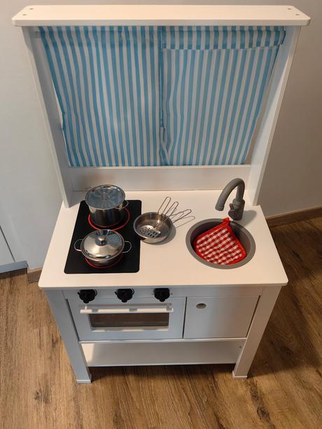 Drevená kuchynka ikea, top stav,