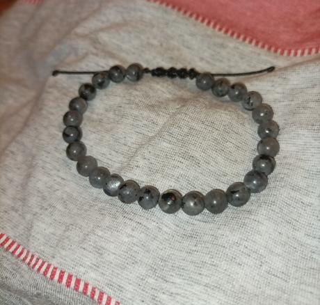 Náramky z prírodných kameňov,