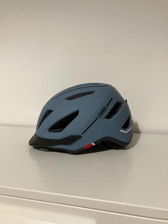 Cyklistická prilba abus, l