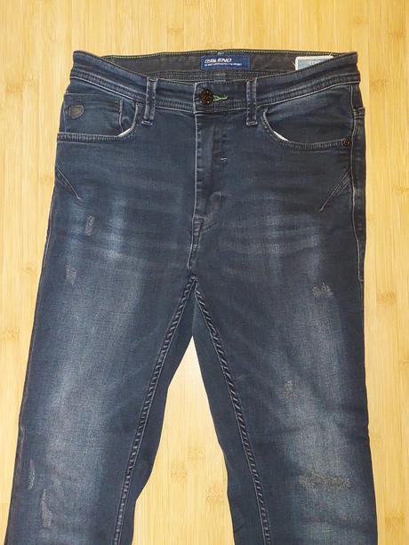 Tmavomodre rifle ve. 29, 28