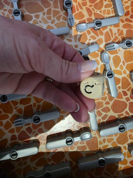 Spolocenska hra la cuceracha,