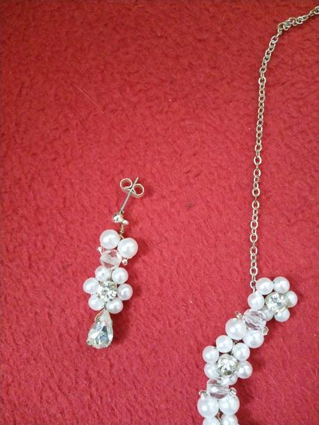 Náhrdelník a náušnice,