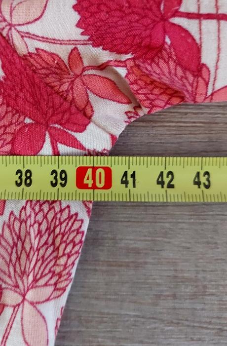 Rúžovo biele šaty qiero, 36