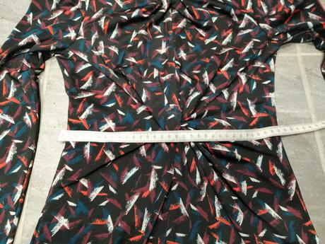 Pestré elastické šaty faf v34, zaujímavé riasenie, f&f,34