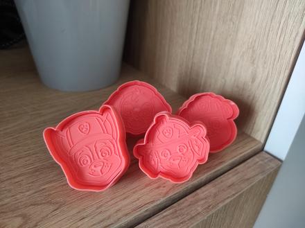 Pečiatkové vykrajovačky labková patrola,