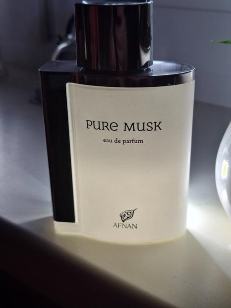 Afnan pure musk, 