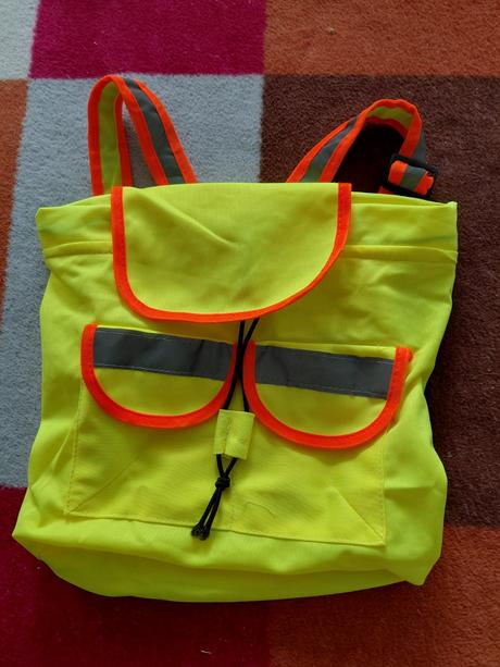 Ruksačik s reflexnymi prvkami - 28 x 25 cm, 