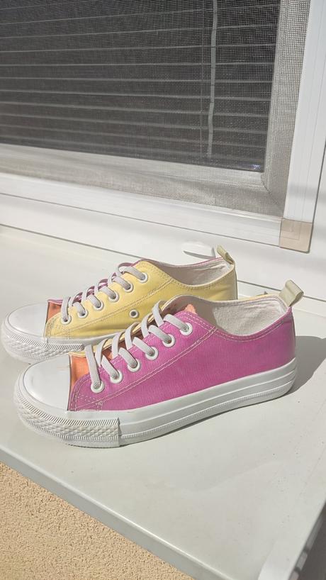 Tenisky meniace farbu, reserved,35