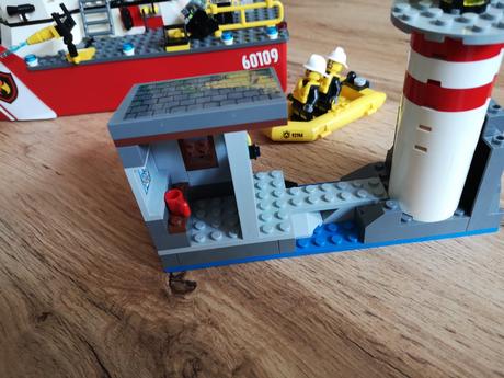 Lego city 60109 hasičský čln / loď,