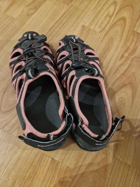 Detske sandaly_ruzove, baťa,37
