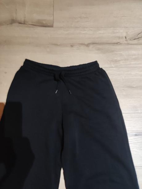 Široké tepláky, h&m,152