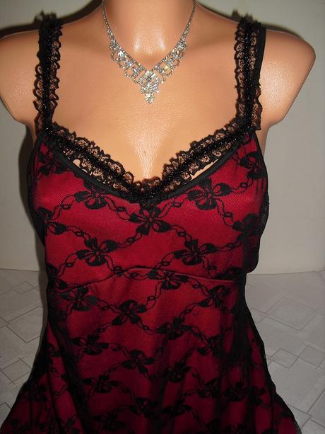 Luxusne goticke saty, l