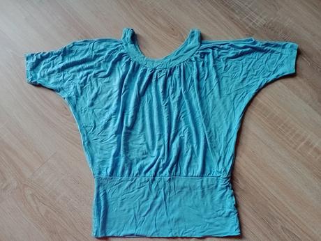 Top s odhalenými plecami, s