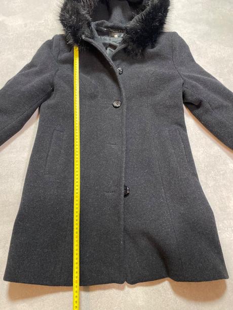 Vlneny kabat s odopinatelnou kozusinou, 38
