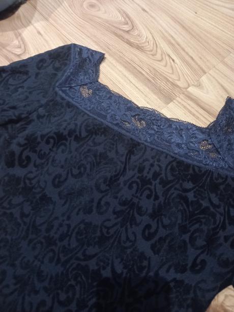 Žakárové šaty, 36