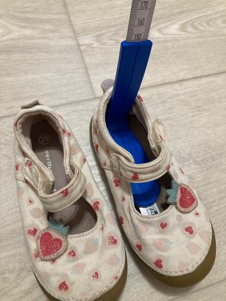 Jahôdkové sandálky, vertbaudet,25