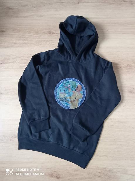 Mikina pokémon, 128