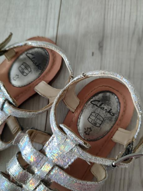 Sandálky, clarks,31