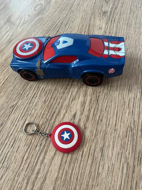 Hot wheels - autíčko s diskami captain america, 
