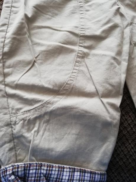 Nohavice s trakmi, 110