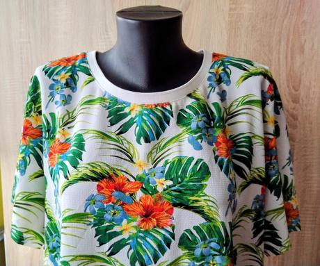 Vzorovaná blúzka, 48