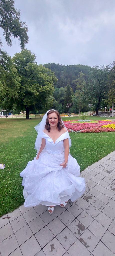 Svadobné šaty, <50