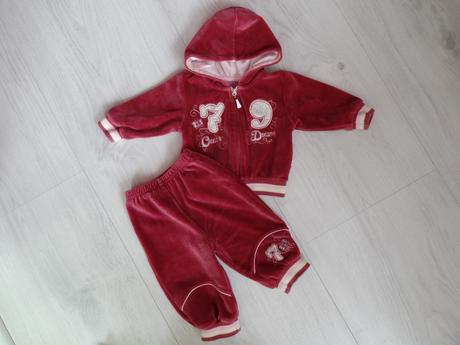 Velúrová súpravička, 68