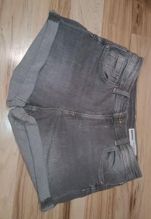 Rifľové kraťasy, bershka,40