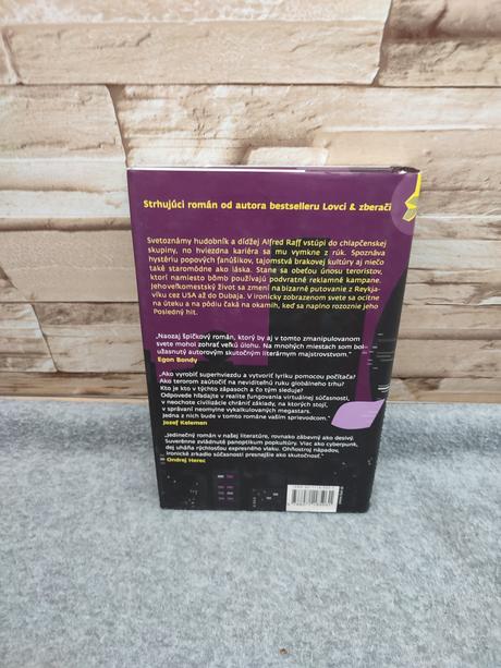 Posledný hit - michal hvorecký, 