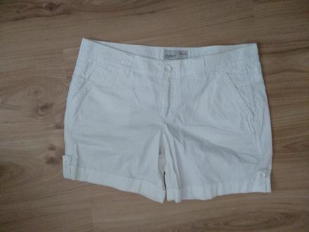Biele sortky, esprit,m