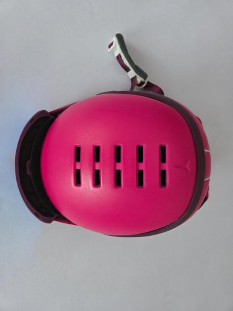 Dievčenská lyžiarska prilba a okuliare zn. atomic, atomic,s