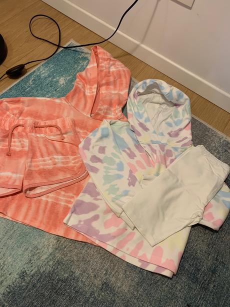 Dievcenske oblecenia 32kusov balik, 122–134