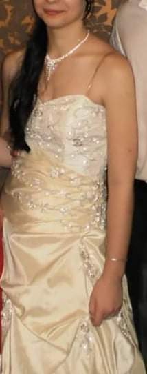 Spoločenské šaty, 36