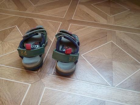 Blikajuce sandálky, marks & spencer,23