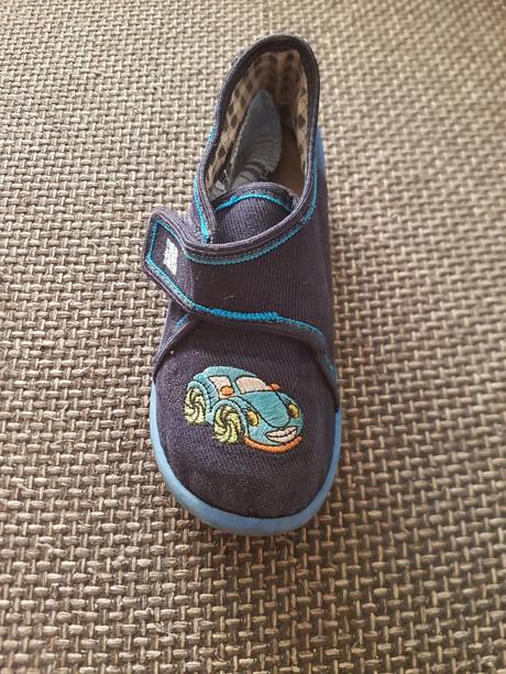 Papucky, 27