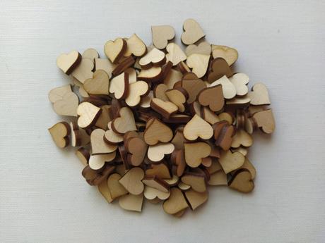 Drevené srdiečka 1,5 cm vysoké, 