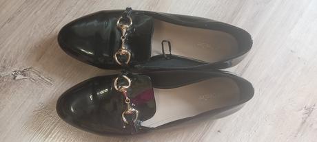 Čierne topánky, 37