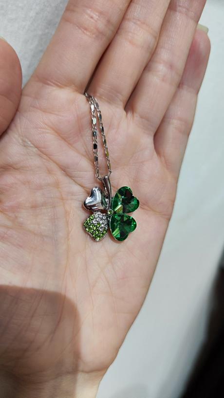 Náhrdelník štvorlístok,