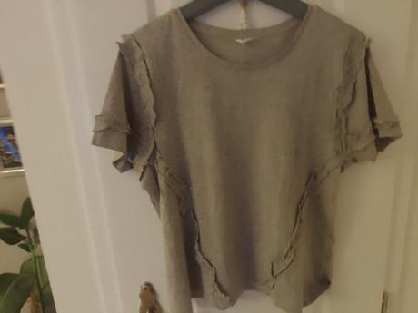 Romantické tricko, l