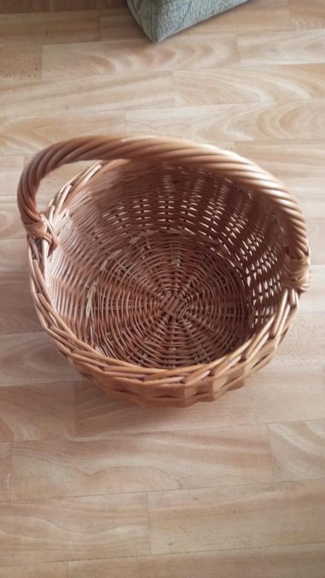 Ručne pletený košík, 