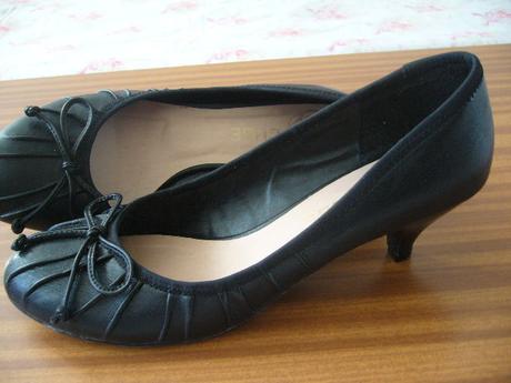 Čierne lodičky, 40