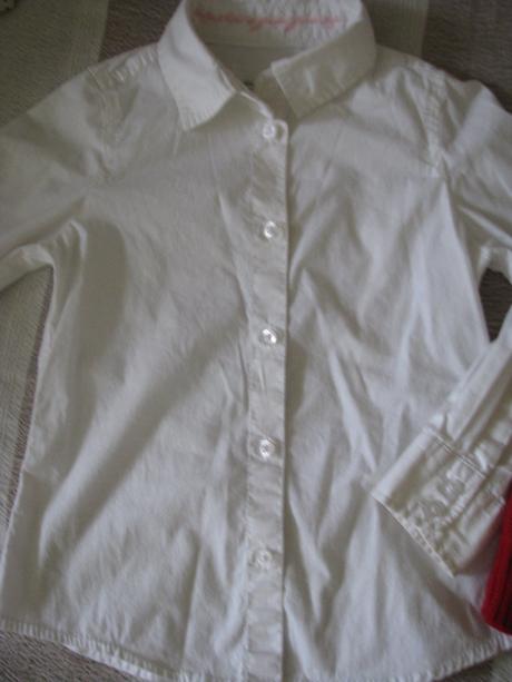 Biela blúzička a červená vestička, h&m,104