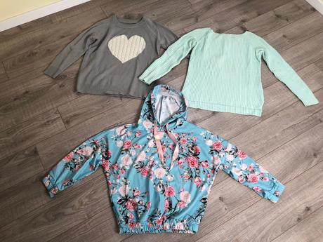 Svetríky a mikina s/m, s